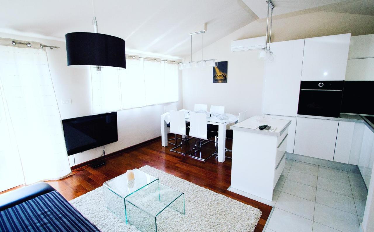 Deluxe Suites Mandic โอมิช ภายนอก รูปภาพ