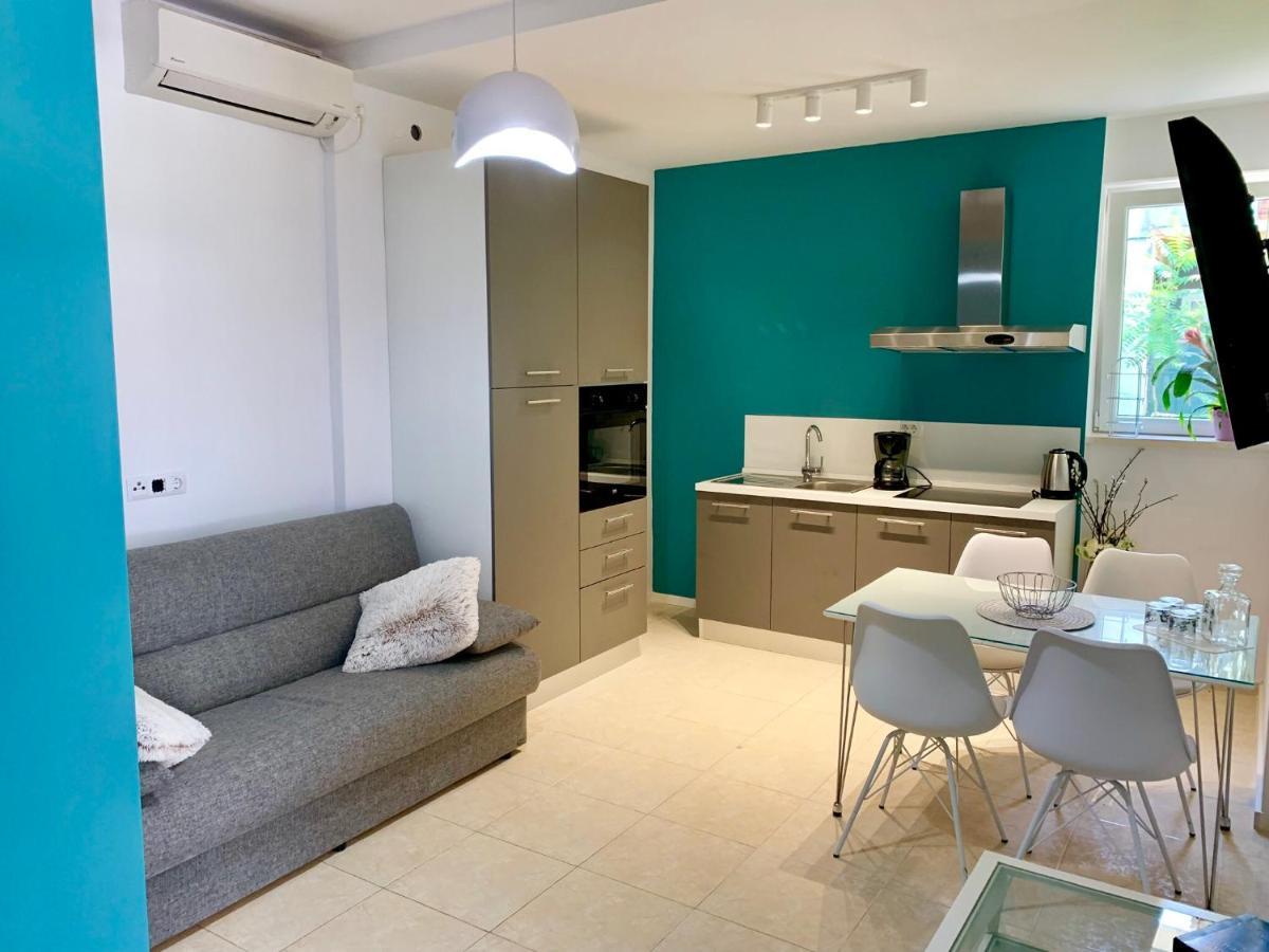 Deluxe Suites Mandic โอมิช ภายนอก รูปภาพ