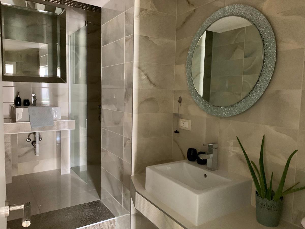 Deluxe Suites Mandic โอมิช ภายนอก รูปภาพ