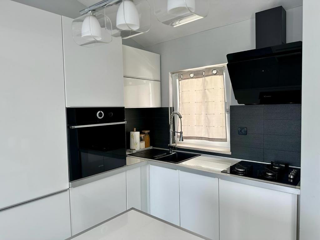 Deluxe Suites Mandic โอมิช ภายนอก รูปภาพ